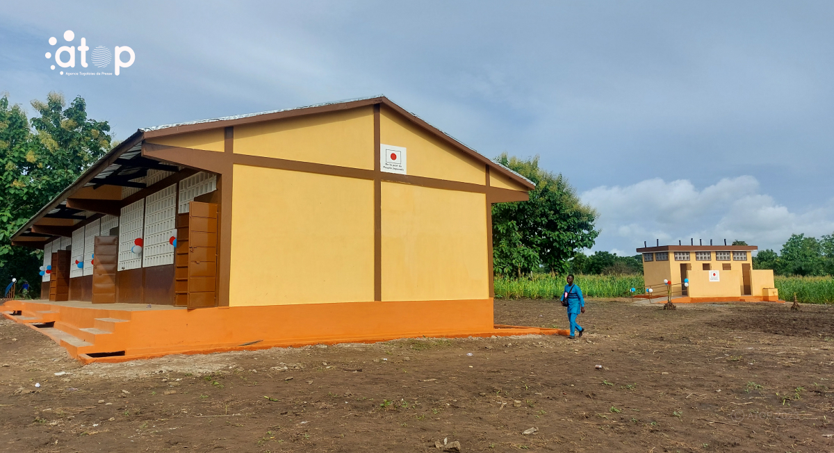 Atop.tg des infrastructures scolaires receptionnees a lEPP Afougandji