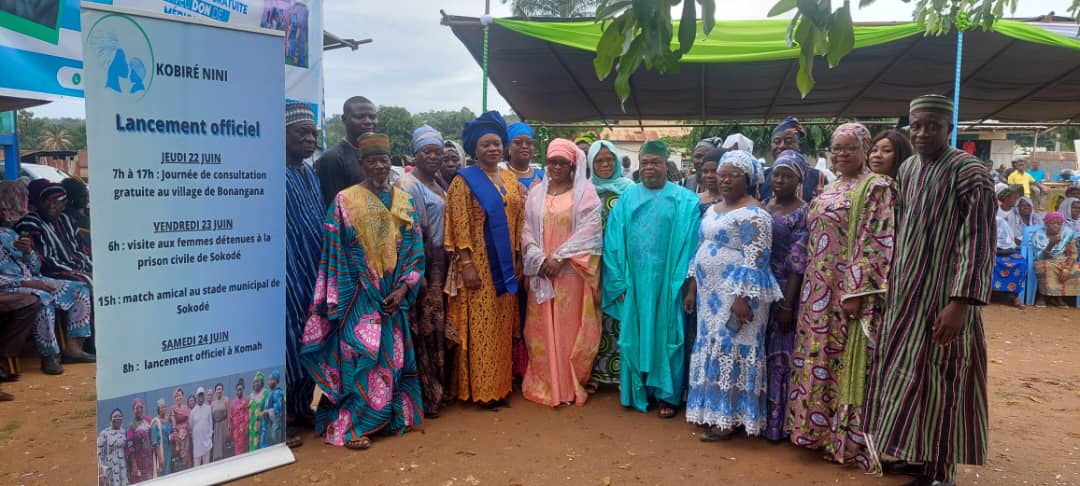 Le bureau prefectoral et les officiels