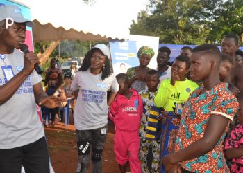 Kozah/ inclusion et les droits des personnes handicapées : Plan international Togo sensibilisent des jeunes dans les arènes de luttes Evala