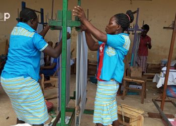 Ogou/préparatifs de l’examen du CFA: 30 apprenties tisserandes soumises à un examen essaie en tissage de pagne traditionnel