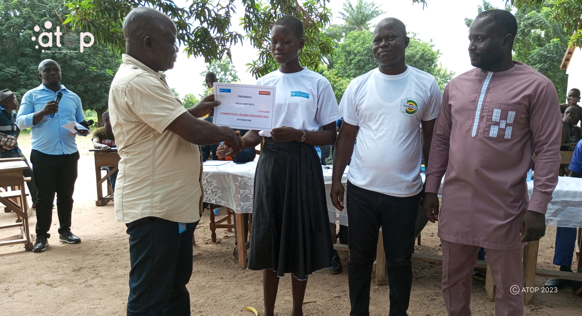 Atop.tg le CEG Glei remporte une competition inter etablissements des noyaux des jeunes volontaires