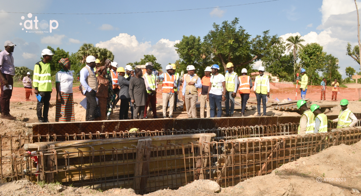 Atop.tg le ministre de lurbanisme visite des infrastructures en chantier a Kara
