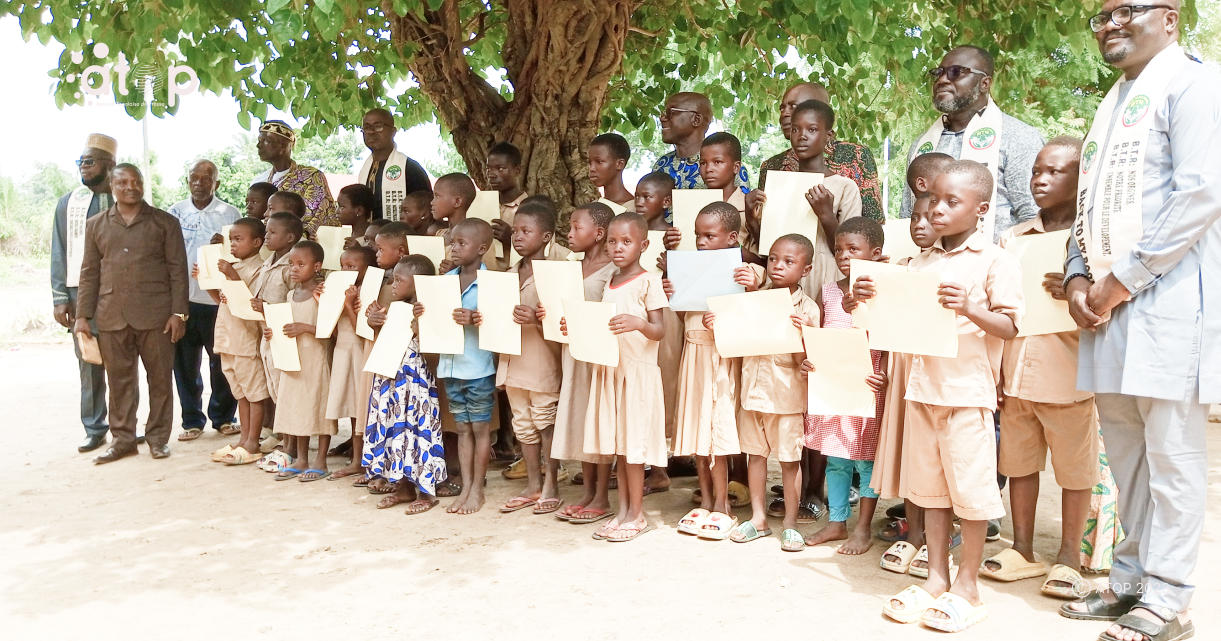 Ogou/ remise des actes de naissance aux enfants nécéssiteux : trente élèves de l’EPP Avédjé bénéficient de jugements supplétifs 1 Atop.tg trente eleves de lEPP Avedje beneficient de jugements suppletifs