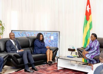 Le premier ministre a accorde une audience et préside une réunion