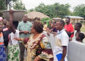 Des forages d’eau potable inaugurés dans des villages de la commune Avé 1