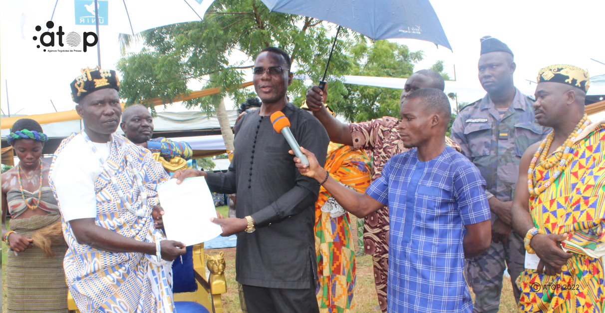 Atop.tg Togbui kokou Amouzou II reconnu chef du village dAtchandome