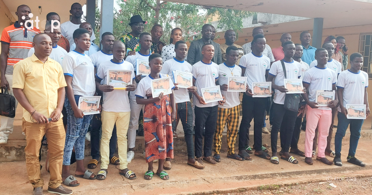 Atop.tg des attestations a quinze jeunes macons a Dapaong
