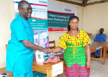 Ogou/programme de recyclage des jeunes artisans handicapés :  des jeunes en situation de handicap bénéficient de matériels de travail