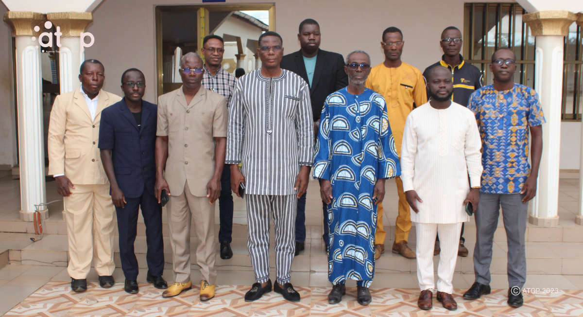 Les responsables de lETiE Togo et les autorites locales