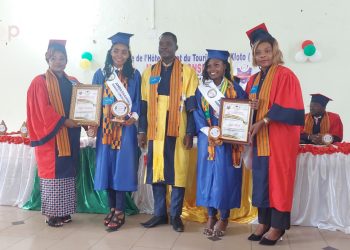 Kloto/Education : Des étudiants de la promotion 2022 et 2023 de l’ahtk recoivent leurs diplômes
