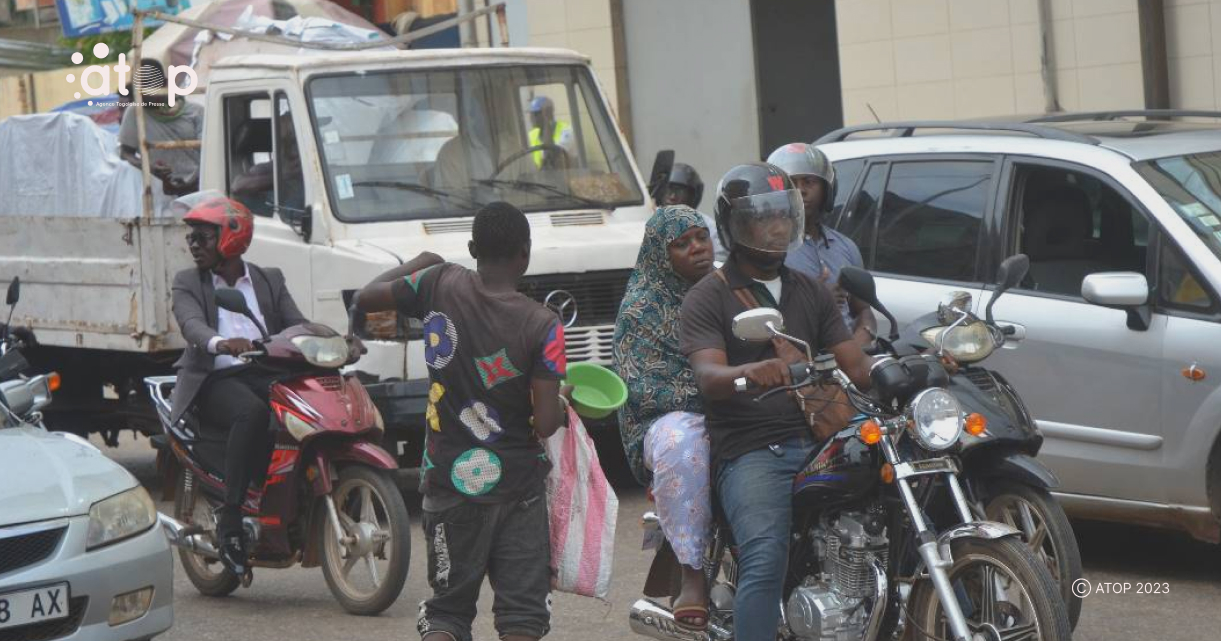 Un mineur en difficulte dans les rue de Lome