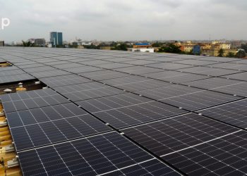 vue partielle des plaques solaires