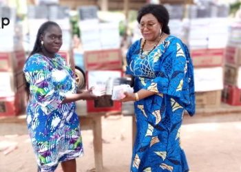 Lacs/social :  800 kits scolaires aux enfants défavorisés du canton de Glidji