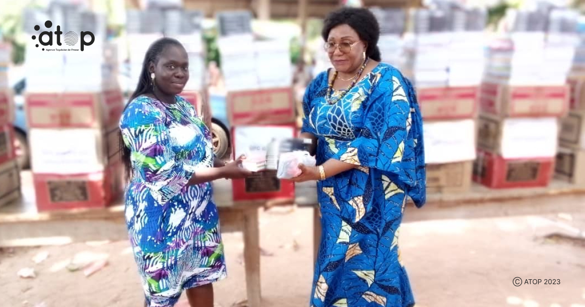 Atop.tg 800 kits scolaires aux enfants defavorises du canton de Glidji