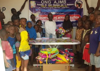 Rentrée académique 2023-2024 :  l’AJMB assiste des enfants vulnérables en kits scolaires