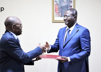 Remaniement au sein du gouvernement : le ministre Awaté reçoit les charges de l’Administration territoriale