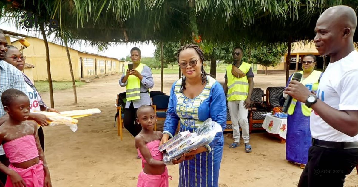 Avé/rentrée scolaire: AIDRU-TOGO fait don de fournitures aux élèves et aux enseignants de l’orphelinat AMEPT 1 Atop.tg AIDRU TOGO fait don de fournitures aux eleves et aux enseignants de lorphelinat AMEPT 1