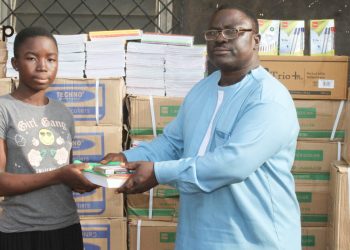 Rentrée scolaire solidaire :  le gouvernement assiste des élèves orphelins et démunis à Lomé