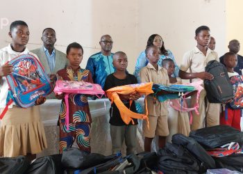 Wawa/ rentrée scolaire solidaire à Badou : 180 élèves ont reçu leurs kits scolaires