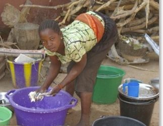 Promotion d’un travail décent :  Le manque d’une règlementation spécifique participe à la vulnérabilité des travailleuses domestiques