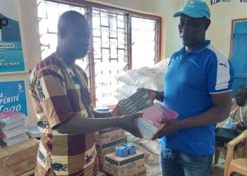 Bassar/Education : le chef de l’Etat offre des fournitures scolaires et des vivres aux élèves demunis et nécessiteux de la préfecture