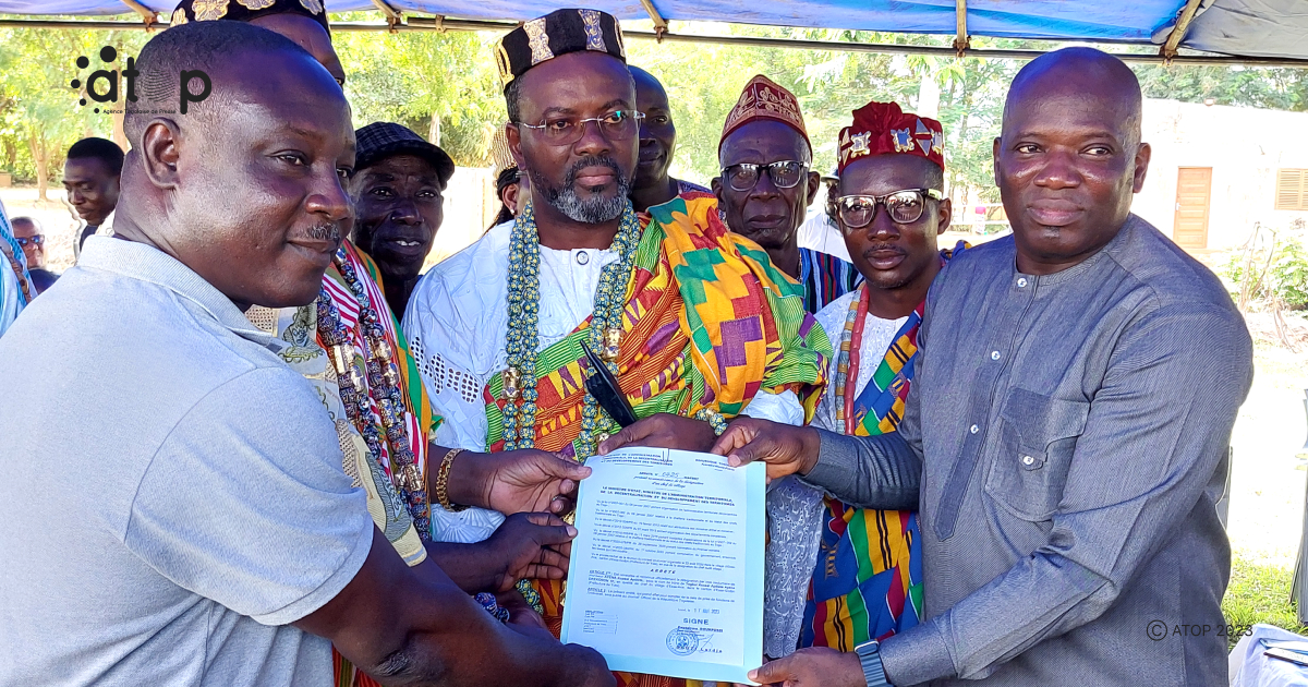 Atop.tg Togbui koassi Apelete Ayena Erekonon IV confirme chef du village dEsse Ana