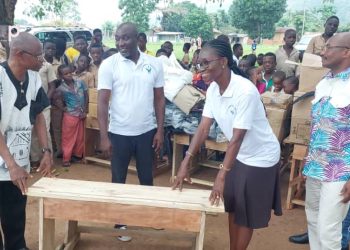 Kloto/éducation: des tables-bancs aux établissements scolaires et des kits scolaires aux élèves de Lavié