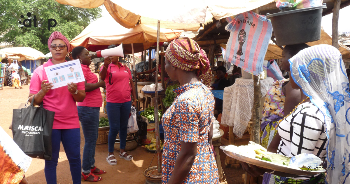Atop.tg lassociation FSC sensibilise les commercantes du grand marche de Kara
