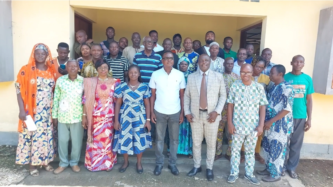 Les membres de SYNCASAT a louverture du congres