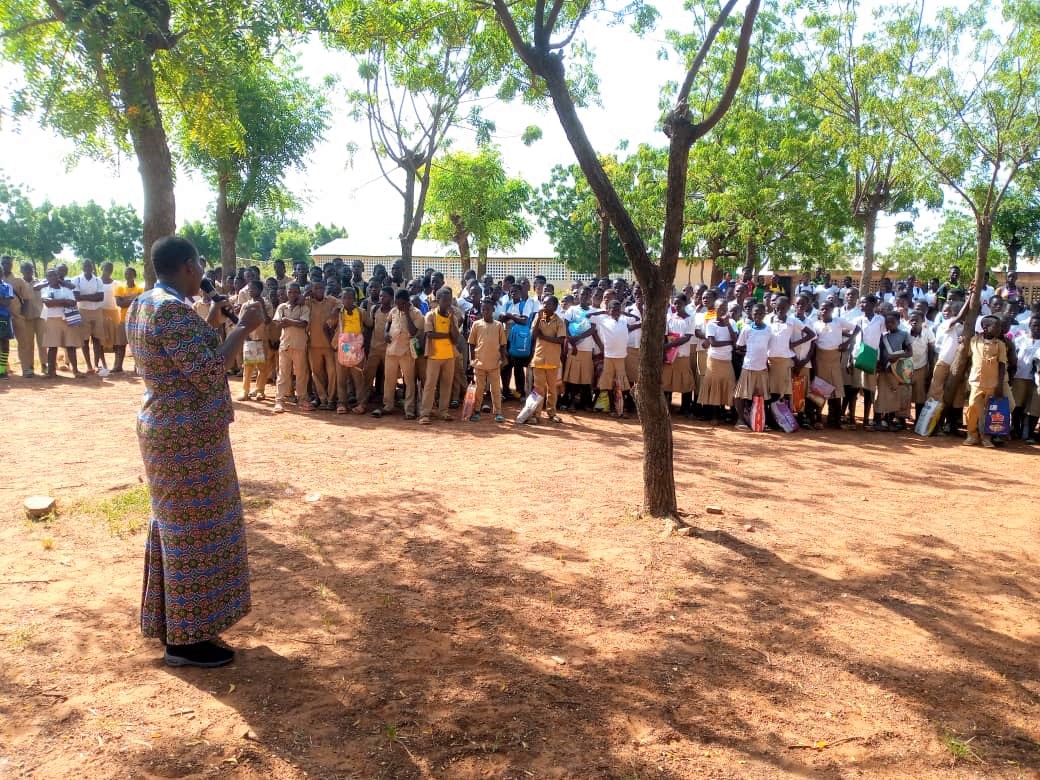 Mme Naka Abalo exhorte les filles a
