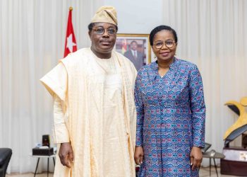 L’ambassadeur du Nigeria au Togo en fin de mission reçu par le premier ministre