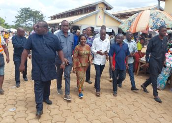 Kloto : la ministre du Commerce s’assure de l’effectivité des activités du marché central de Kpalimé
