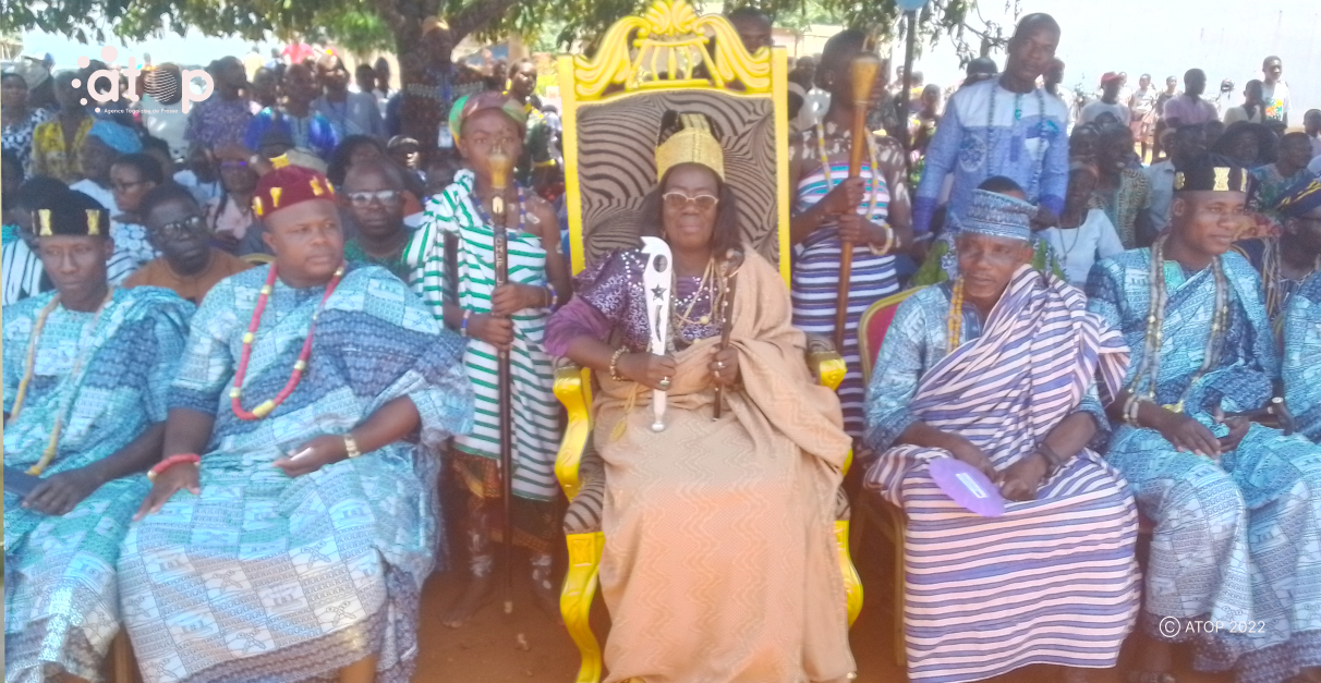 Zio : Dr Nana Essivi Ablodé Aziablé V intronisée cheffe du village de Lébé centre dans le canton d’Abobo 1 Oliver40