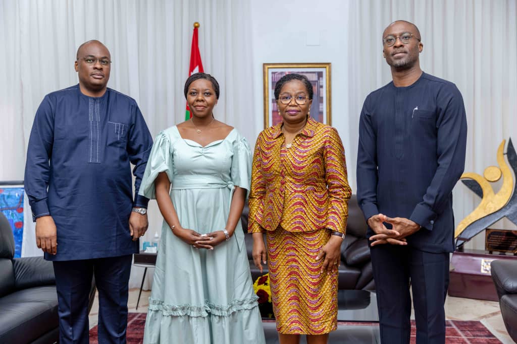 A la primature : la nouvelle représentante régionale de la société financière internationale pour le Togo reçue 1 WhatsApp Image 2023 10 08 at 12.55.28