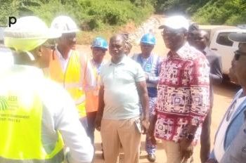 Eau et assainissement :  le ministre Yark Damehame a visité les infrastructures en réalisation dans l’Amou et l’Ogou