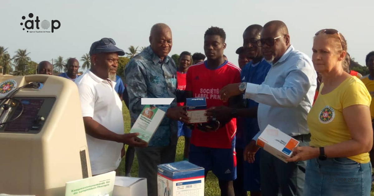 Atop.tg Du materiel medical et sportif a lAS Gbohloe su FC