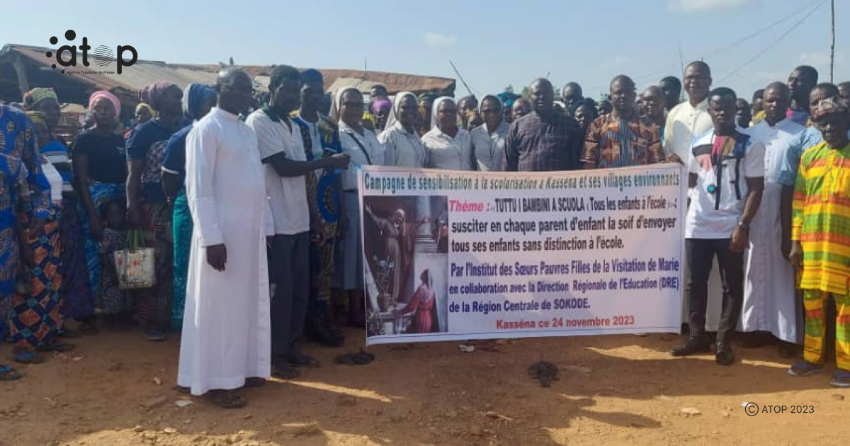 Atop.tg La population sensibilisee a la scolarisation des enfants
