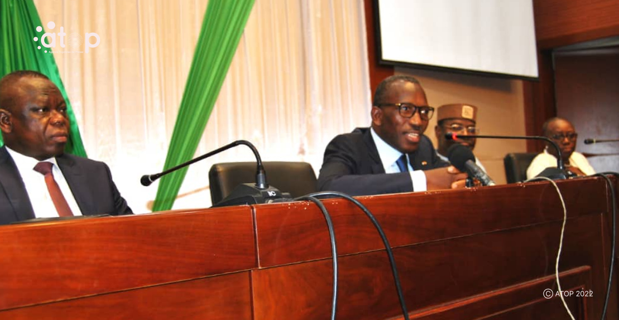 Atop.tg des membres du gouvernement ont explique lAMU aux responsables des differents corps de metiers