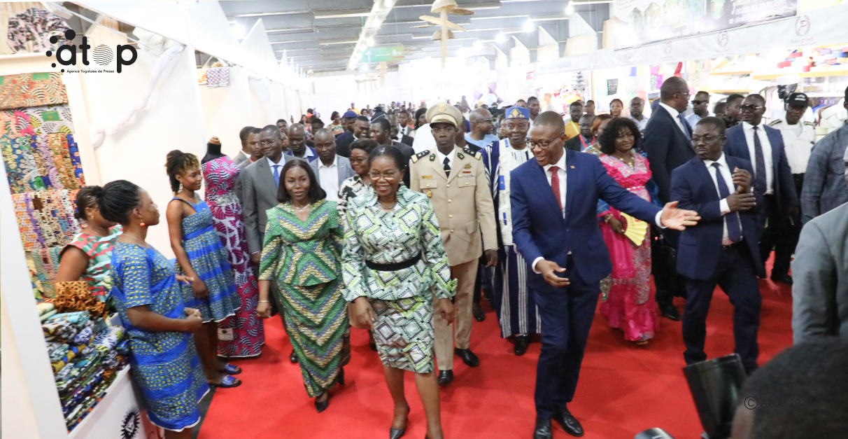 Atop.tg La ministre Mivedor Sambiani ouvre officiellement la 18e foire internationale de Lome 3