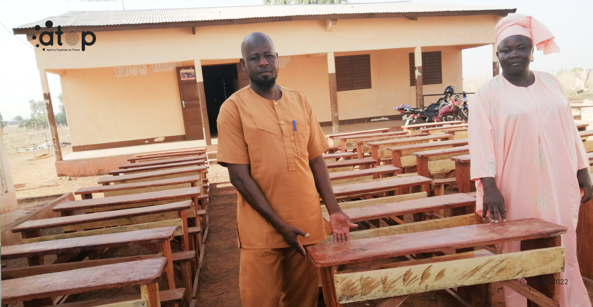 Atop.tg Le CCD de Biankouri fait don de tables bancs au Lycee de la localite