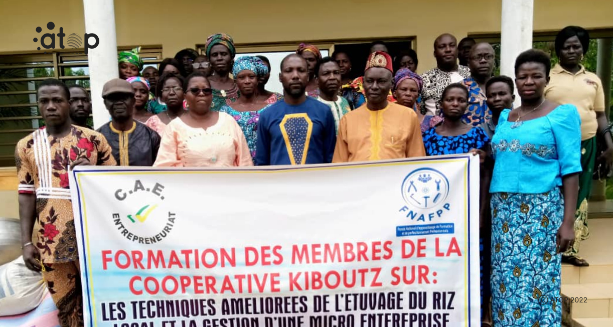Blitta/Techniques améliorées d’étuvage du riz paddy: Trente-cinq femmes renforcent leurs compétences à Blitta-gare 1 Atop.tg Trente cinq femmes renforcent leurs competences a Blitta gare