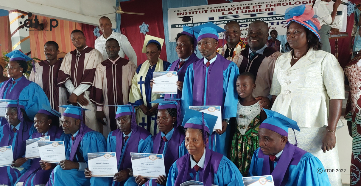 Atop.tg Une ceremonie de remise de diplomes a la 3eme promotion des etudiants de lIBTL en fin de formation tenue a Kara