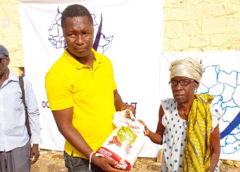 Ogou/féte de fin d’année : la société Yessan fait don des kits alimentaires a plus 300 veuves et personnes agées à Atakpamé