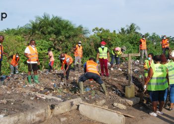 Salubrité : le CDQ de Nyékonakpoè rend propre son milieu