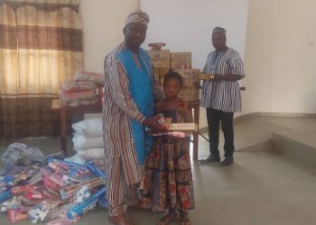 « Noël Solidaire » : Des kits festifs du gouvernement à cent enfants vulnérables de la région Centrale