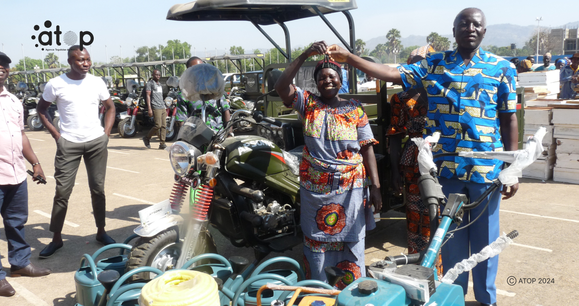 Atop.tg du materiel et equipements agricoles aux cooperatives beneficiaires