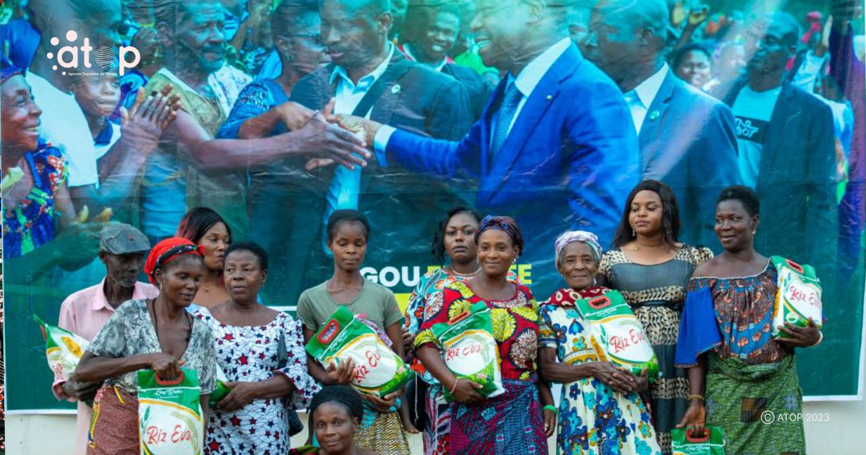 Agou : le chef de l’Etat offre des kilts alimentaires aux personnes âgées 1 Oliver210