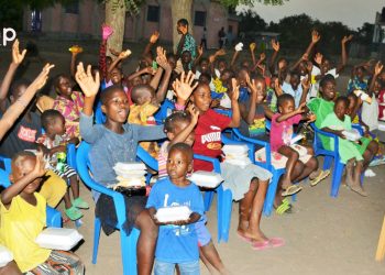 Zio : des repas chauds offerts aux enfants orphelins et vulnérables d’Adjoguidji