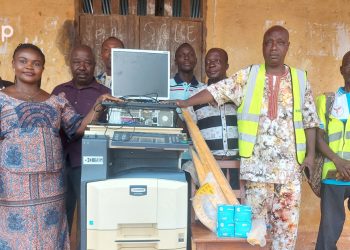 Yoto: Du matériel didactique et informatique au lycée de Zafi