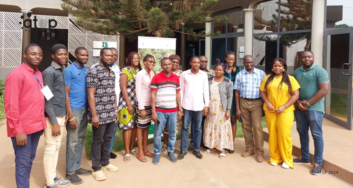 Atop.tg la SSA a renforce les capacites des jeunes entrepreneurs sur le programme dincubateurs